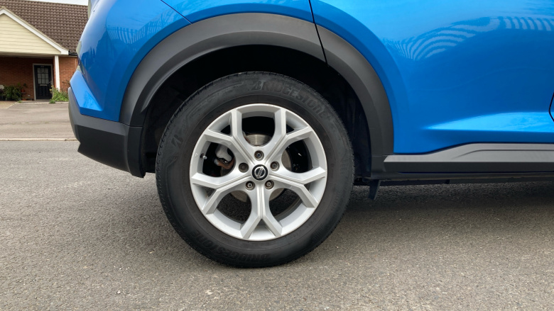 Nissan Juke 1.0 DiG-T N-Connecta 5dr DCT Petrol Hatchback